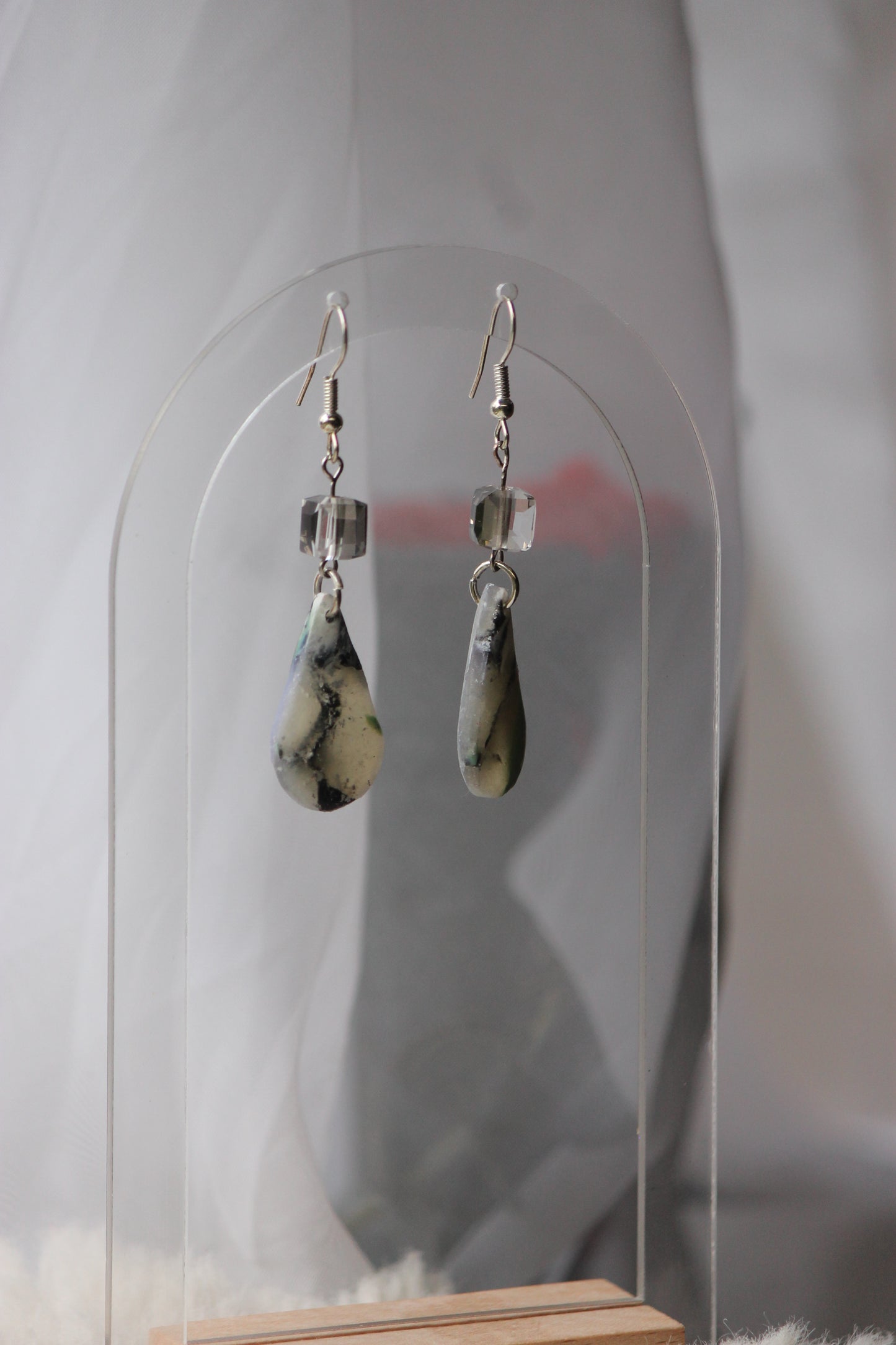 Drop faux stone
