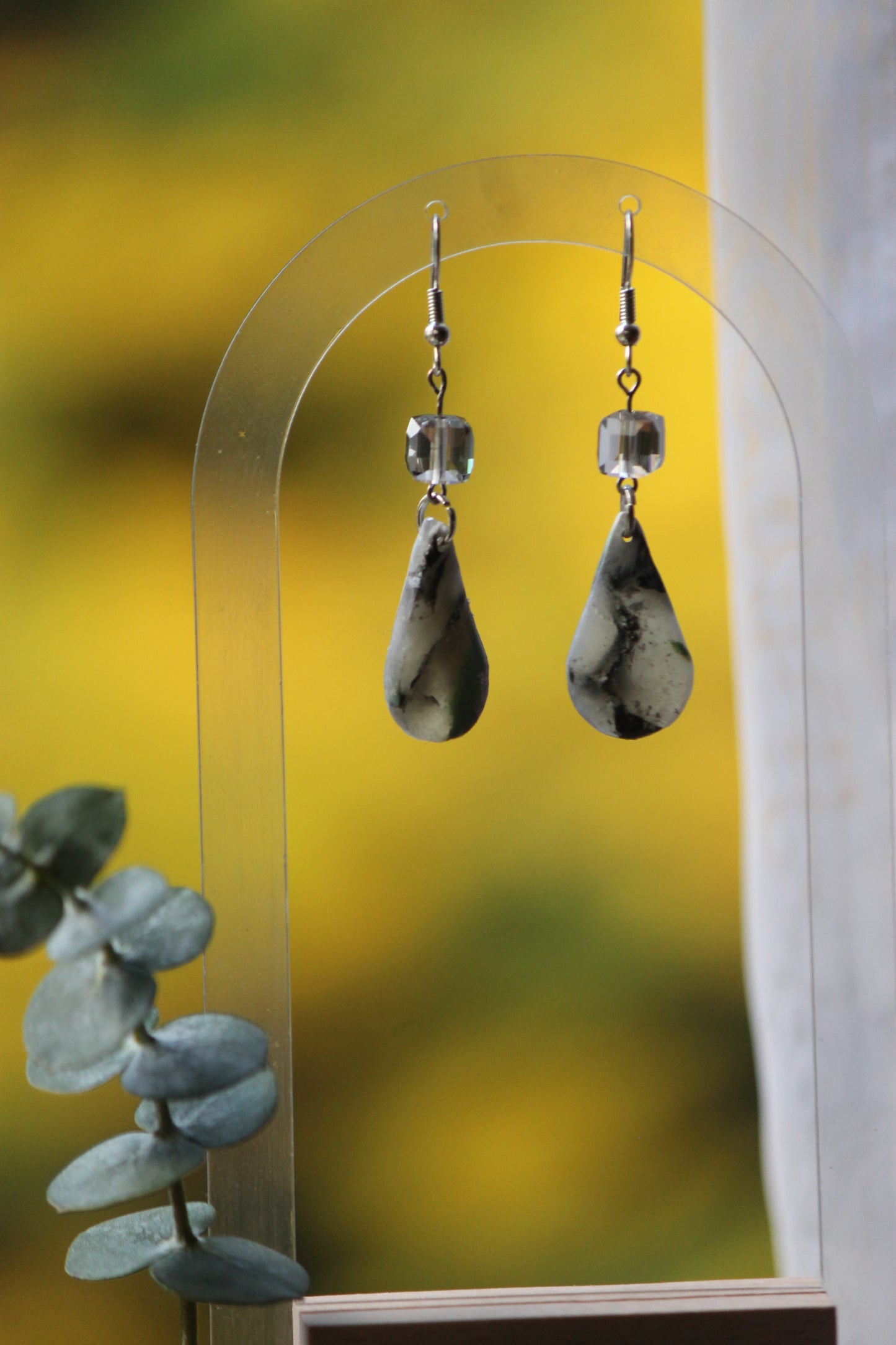 Drop faux stone